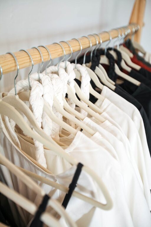 How to Build a Basic Capsule Wardrobe: A Simple Style Guide